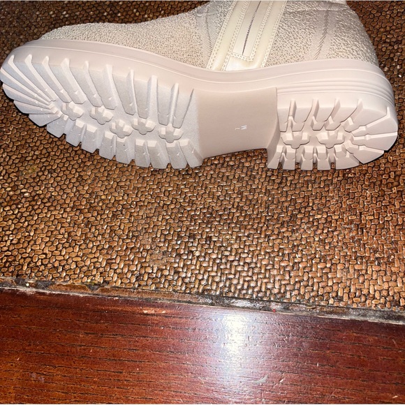 Vaneli Cipria Natural Zenon Stretch Knit Lug Sole Booties Women’s Size 7 NEW - Picture 6 of 9